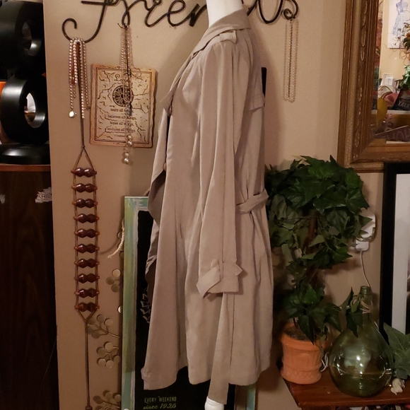 Event Trench Coat 100% Polyester - Size Large - Picture 5 of 8
